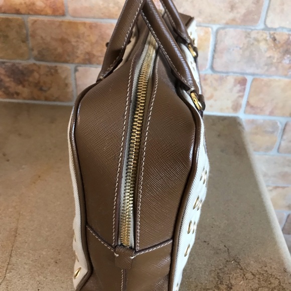 Prada purse - Picture 4 of 7